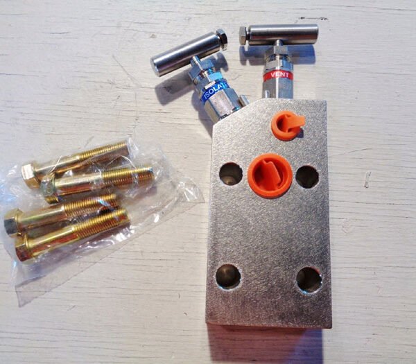 ROSEMOUNT 305 INTEGRAL MANIFOLD, PART# C305111124-0300, MOD# 0305RC22B11SG