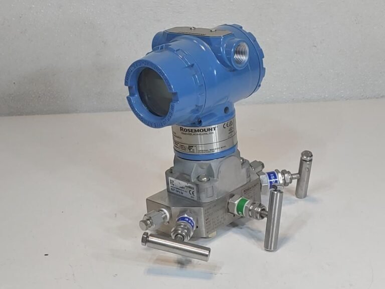 Rosemount Differential Pressure Transmitter 3051CD2A02A1AS5E5M5P9 w/ Manifold